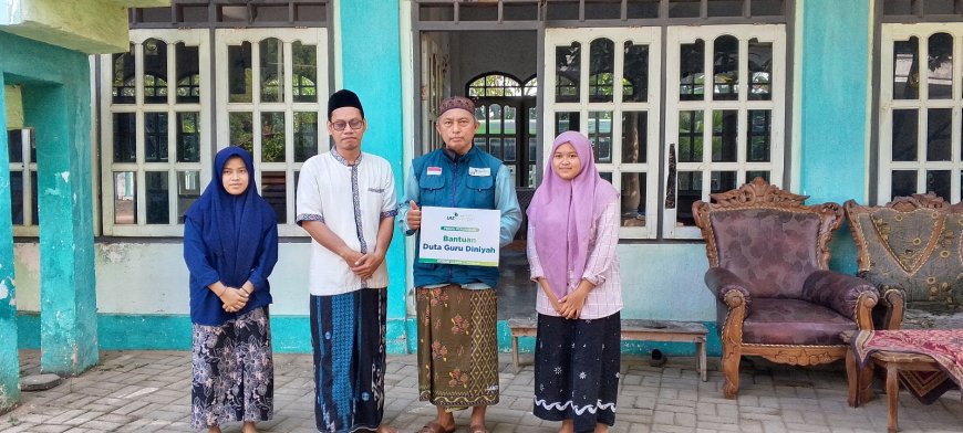 LAZ SIDOGIRI SALURKAN BANTUAN UNTUK GURU MADRASAH MIFTAHUL ULUM DI BANGKALAN