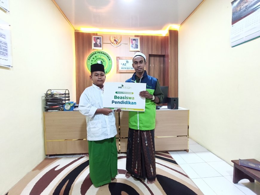 DUKUNG GENERASI BANGSA, LAZ SIDOGIRI NTT SALURKAN BEASISWA PENDIDIKAN UNTUK SANTRI