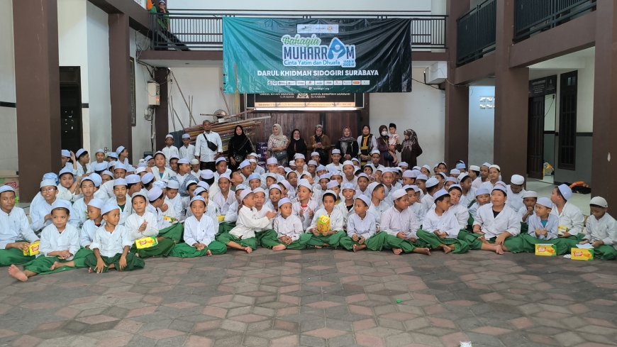 DONATUR SALURKAN BAHAGIA MUHARRAM KEPADA 140 SANTRI YATIM SURABAYA
