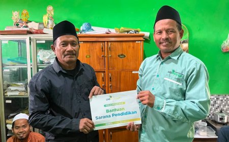 LAZ SIDOGIRI SALURKAN BANTUAN SARANA PENDIDIKAN UNTUK MMU A-09 PASURUAN
