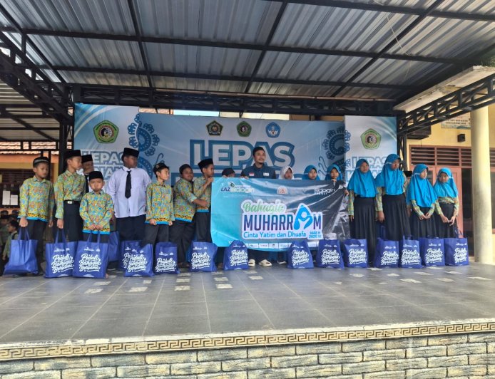 LAZ SIDOGIRI BANYUWANGI SALURKAN SANTUNAN DI SDI KEBUNREJO