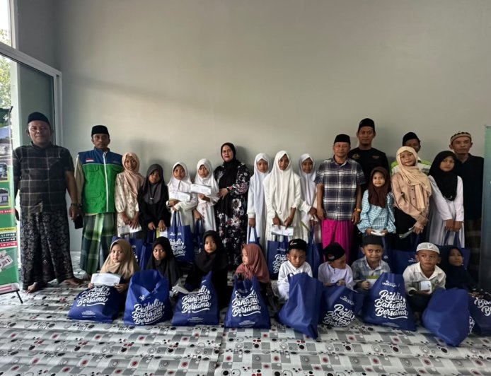 SANTUNAN MUHARRAM LAZ SIDOGIRI UNTUK PULUHAN YATIM DI SUNGAI KAKAP
