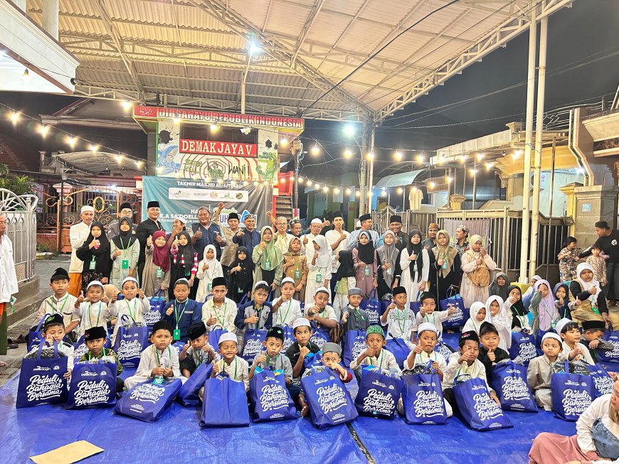 LAZ SIDOGIRI HADIRKAN SENYUM BAHAGIA MUHARRAM BAGI YATIM BUBUTAN SURABAYA