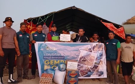 TIM LAZ SIDOGIRI NTT BERSAMA RELAWAN DISTRIBUSIKAN BANTUAN KEMANUSIAAN BAGI KORBAN GEMPA FLORES DI MBAY NAGEKEO