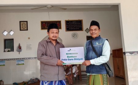 LAZ SIDOGIRI SALURKAN BANTUAN INSENTIF GURU UNTUK GURU MQK KATELENG BANGKALAN