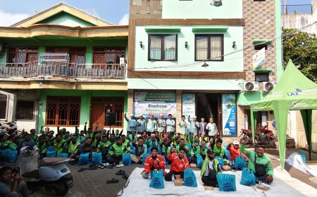 LAZ SIDOGIRI SALURKAN BANTUAN BIAYA HIDUP UNTUK 50 PENGEMUDI OJOL SURABAYA