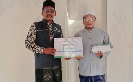LAZ SIDOGIRI SALURKAN BANTUAN PEMBANGUNAN SARANA IBADAH DI KONANG BANGKALAN