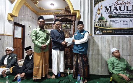 MENGUATKAN SYIAR, MENEBAR CINTA NABI: LAZ SIDOGIRI SALURKAN BANTUAN PHBI MAULID NABI MUHAMMAD SAW DI  MASJID AS-SHOLIHIN TARUS KUPANG