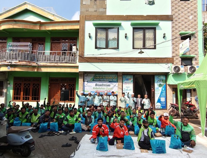 PEDULI PENDIDIKAN ANAK-ANAK, LAZ SIDOGIRI RINGANKAN TUNGGAKAN 12 MURID TK DI BANYUWANGI