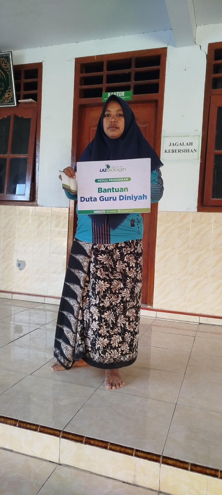 LAZ SIDOGIRI SALURKAN BANTUAN UNTUK GURU MADRASAH DI TANJUNG BUMI BANGKALAN