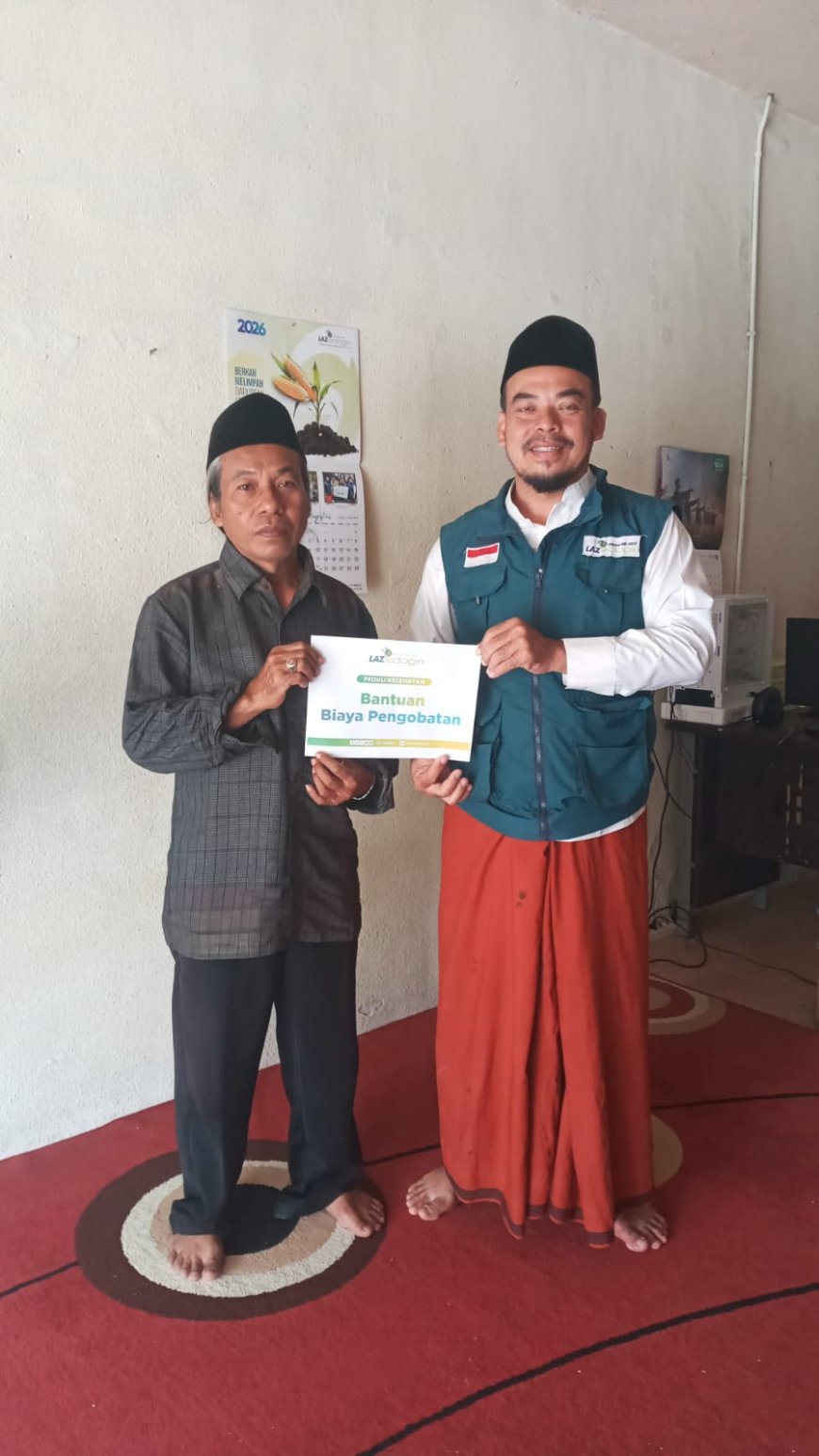 LAZ SIDOGIRI BANYUWANGI SALURKAN BANTUAN PENGOBATAN PASCAOPERASI KORBAN LAKALANTAS