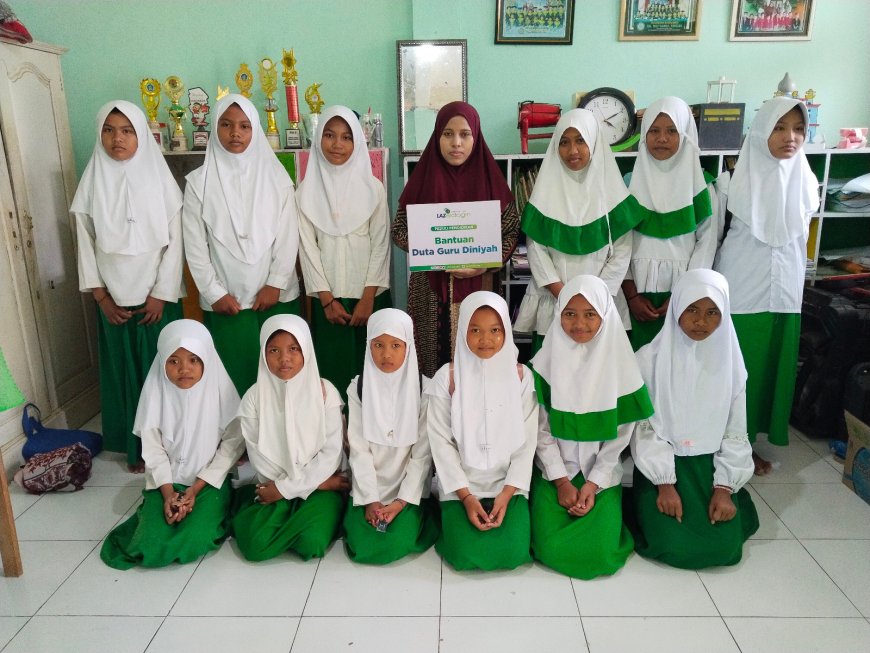 LAZ SIDOGIRI SALURKAN BANTUAN UNTUK GURU MD RAUDLATUL HIDAYAH