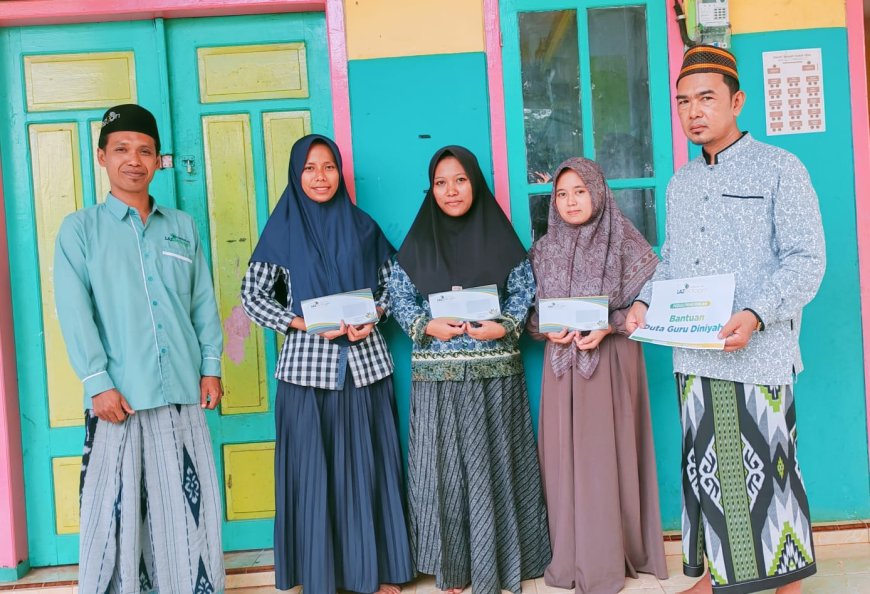 PEDULI GURU, LAZ SIDOGIRI SALURKAN BISYAROH GURU MADRASAH DINIYAH DI PEDESAAN