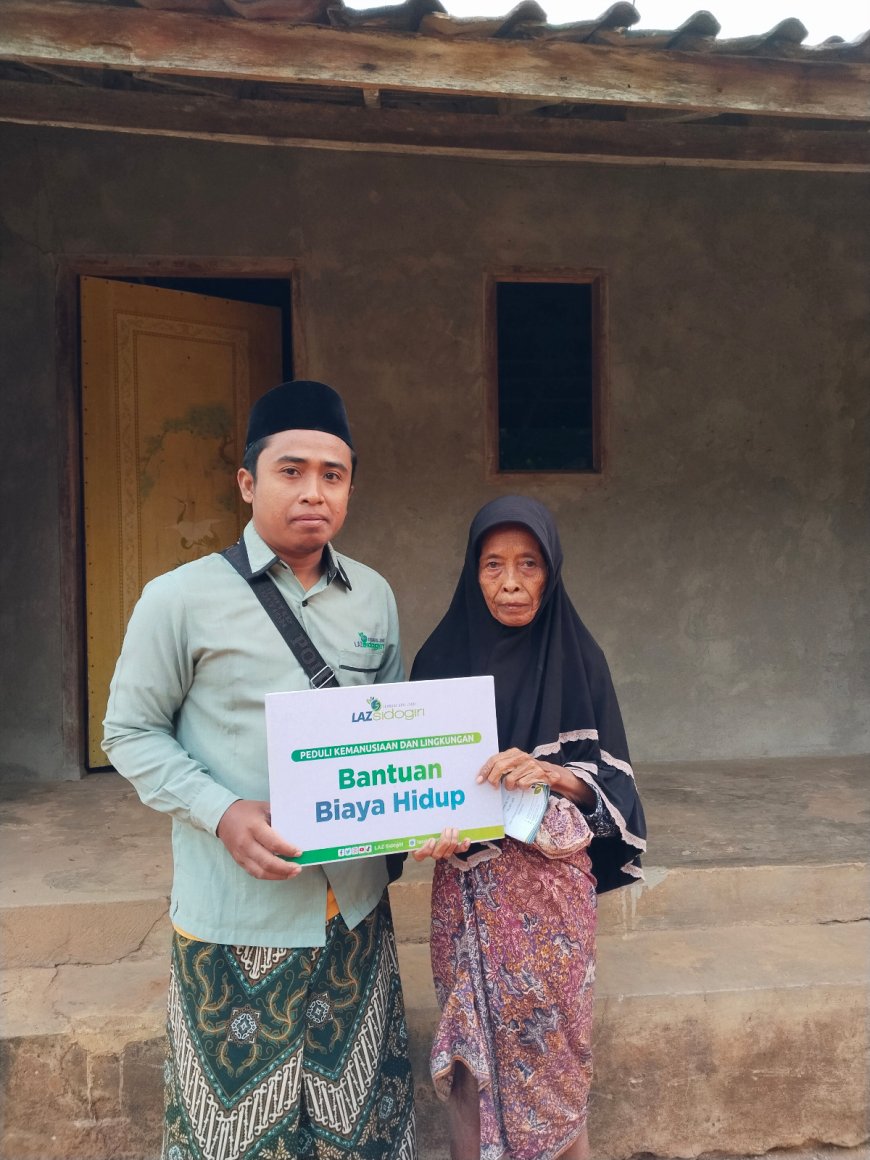 LAZ SIDOGIRI SALURKAN BANTUAN BIAYA HIDUP KEPADA WARGA KURANG MAMPU DI MANERON BANGKALAN