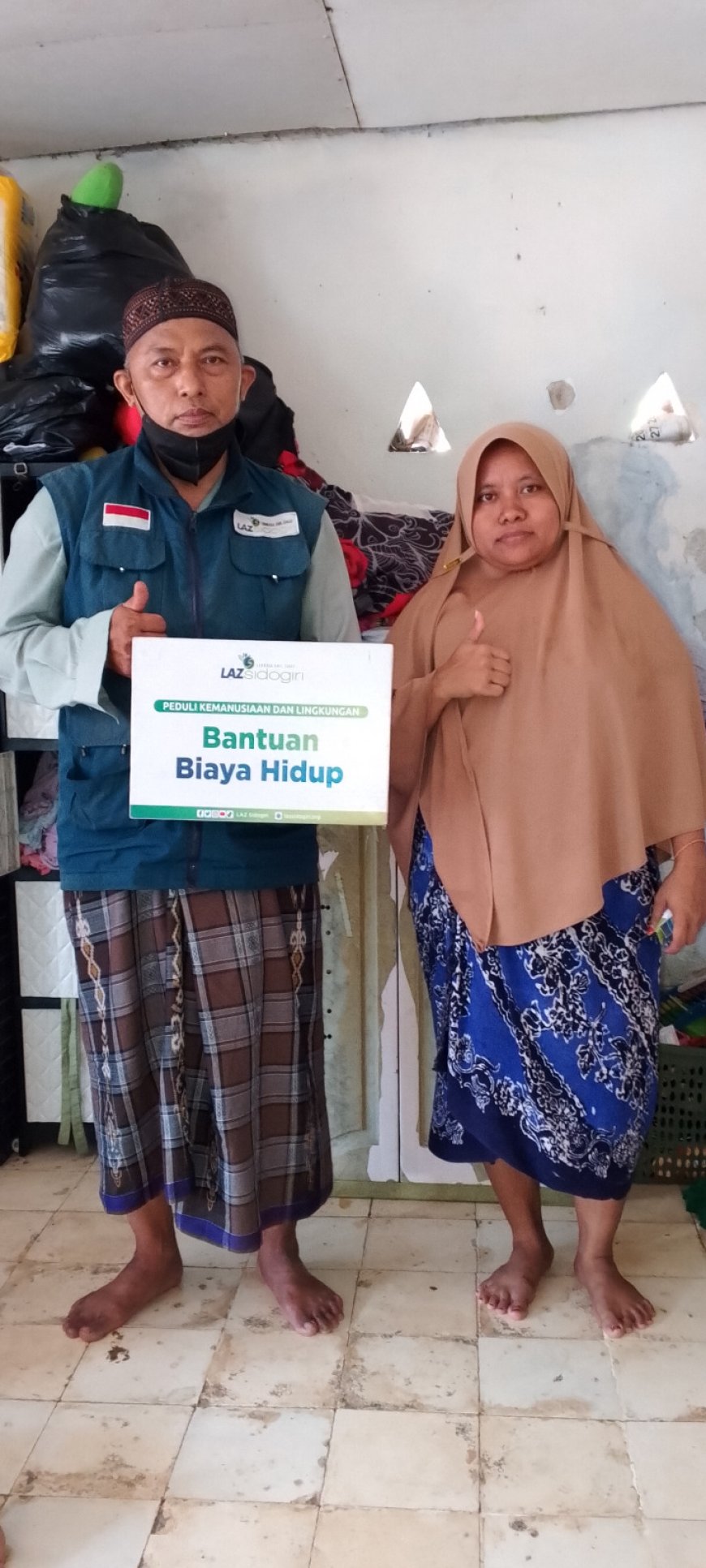 LAZ SIDOGIRI SALURKAN BANTUAN BIAYA HIDUP KEPADA WARGA DHUAFA DI BANGKALAN