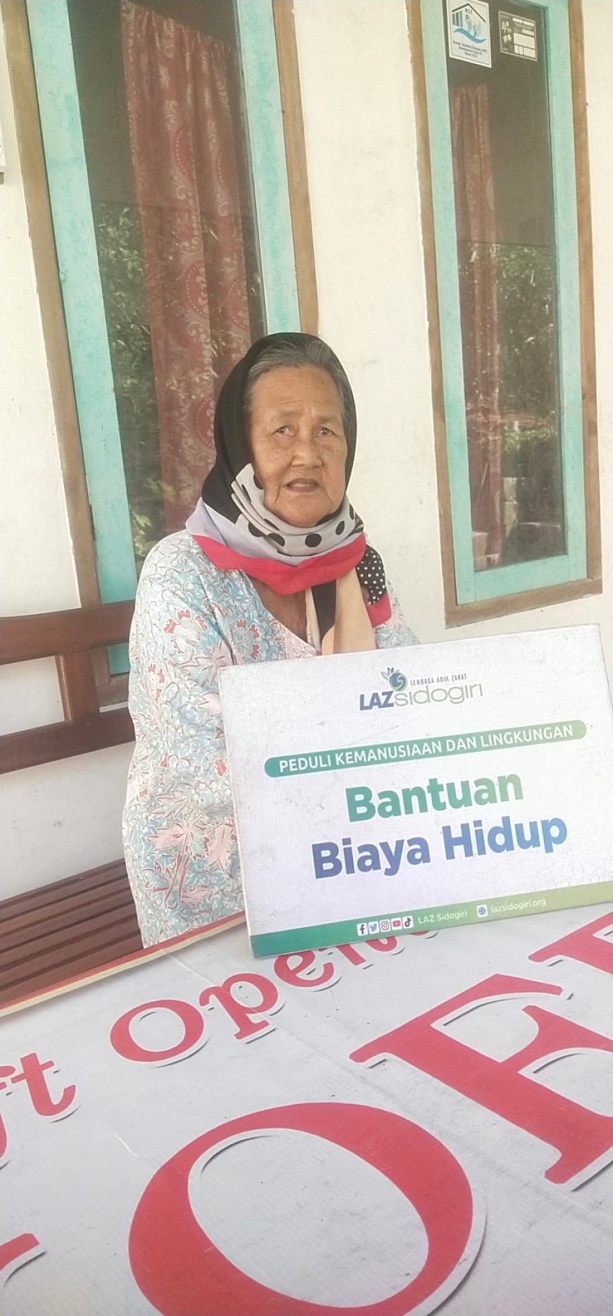 LAZ SIDOGIRI SALURKAN BANTUAN BIAYA HIDUP HARIAN KEPADA LANSIA FAKIR MISKIN DI MODUNG BANGKALAN