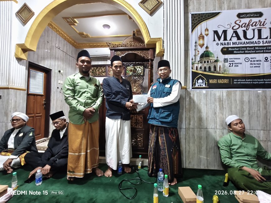 MENGUATKAN SYIAR, MENEBAR CINTA NABI: LAZ SIDOGIRI SALURKAN BANTUAN PHBI MAULID NABI MUHAMMAD SAW DI  MASJID AS-SHOLIHIN TARUS KUPANG