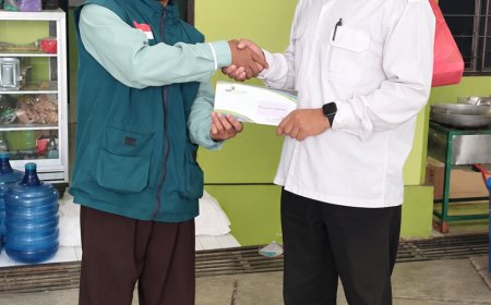 LAZ SIDOGIRI NTT SALURKAN BANTUAN PROGRAM PEDULI DAKWAH DI MABES LIWAUL MUSTOFA, KUPANG