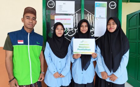 LAZ SIDOGIRI NTT SALURKAN BEASISWA DI PONDOK PESANTREN AL-MUHAJIRIN ATAMBUA