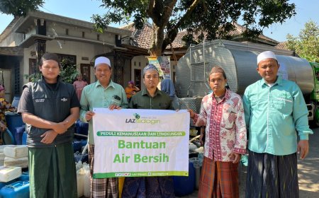 LAZ SIDOGIRI SALURKAN BANTUAN AIR BERSIH UNTUK WARGA LUMBANG