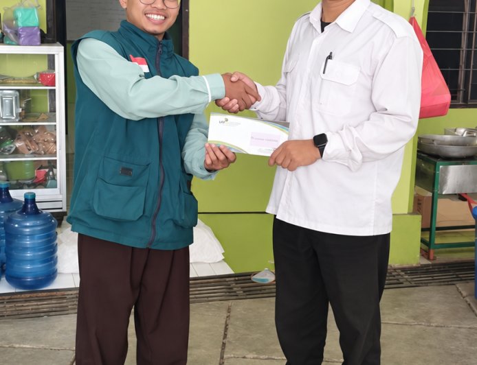 LAZ SIDOGIRI NTT SALURKAN BANTUAN PROGRAM PEDULI DAKWAH DI MABES LIWAUL MUSTOFA, KUPANG