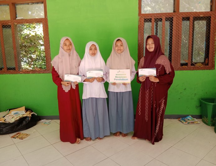 LAZ SIDOGIRI DUKUNG PENDIDIKAN ANAK ASUH DI BONDOWOSO