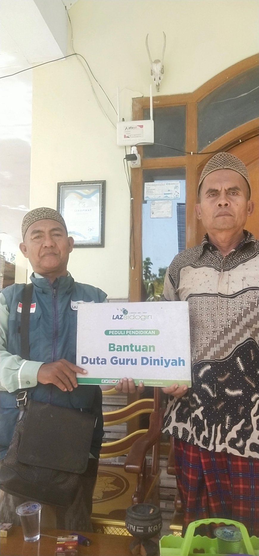 DUKUNG KESEJAHTERAAN GURU, LAZ SIDOGIRI SALURKAN INSENTIF DI MODUNG