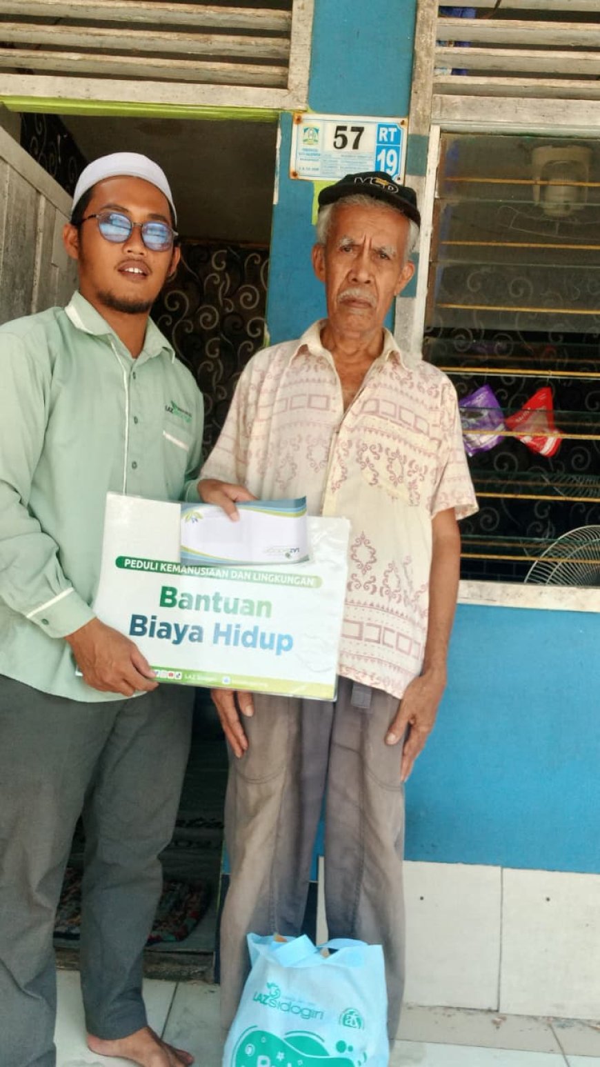 BANTUAN BIAYA HIDUP HADIR UNTUK DUA LANSIA DI SEPINGGAN RAYA BALIKPAPAN