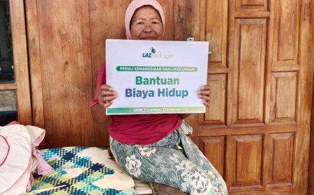 DI TENGAH KETERBATASAN EKONOMI, LAZ SIDOGIRI RINGANKAN BEBAN HIDUP IBU SULIDAH