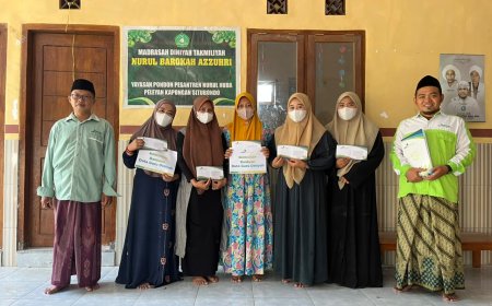 PEDULI KESEJAHTERAAN GURU, LAZ SIDOGIRI SALURKAN INSENTIF GURU MADIN DI SITUBONDO
