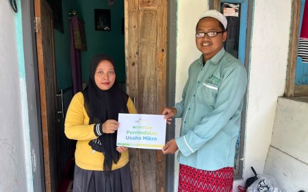 LAZ SIDOGIRI DORONG USAHA MIKRO YULIATI LEWAT BANTUAN MODAL USAHA