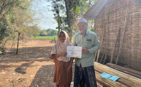 RUMAH HAMPIR AMBRUK, LAZ SIDOGIRI BENAHI RUMAH DI PLOSOSARI GRATI