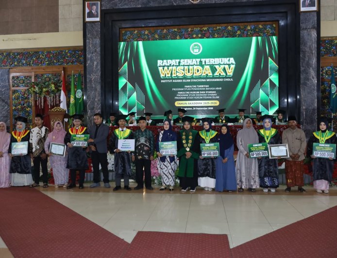 LAZ SIDOGIRI APRESIASI LULUSAN BERPRESTASI INSYA BANGKALAN
