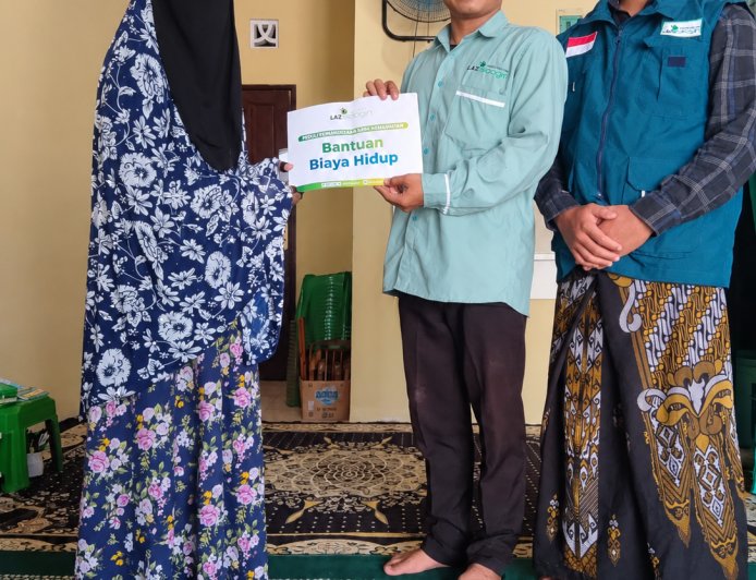 Di Balik Lantunan Ayat Suci, Ada Keikhlasan Tulus Para Guru TPQ