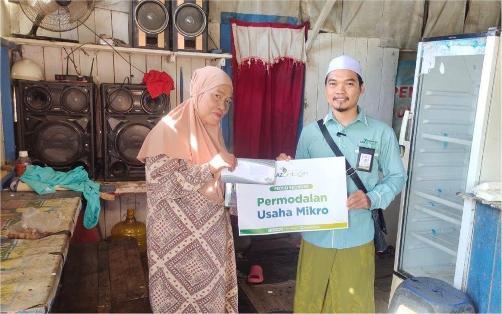 LAZ SIDOGIRI BANTU USAHA PEMBUAT KUE YANG SEMPAT TERHENTI KARENA KURANG MODAL