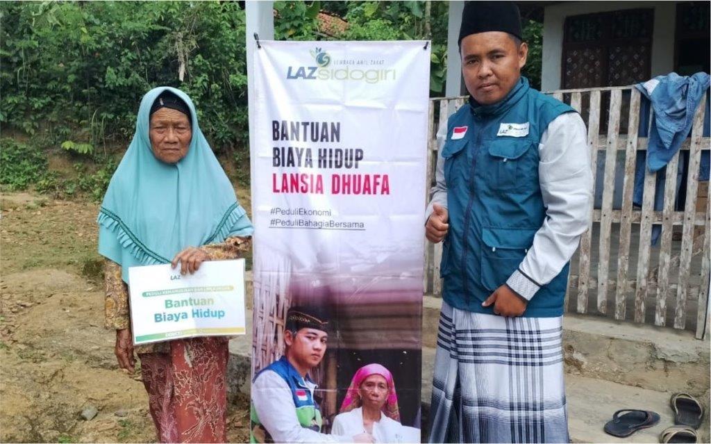 LAZ SIDOGIRI BANTU BIAYA HIDUP LANSIA SEBATANGKARA DI SAMPANG