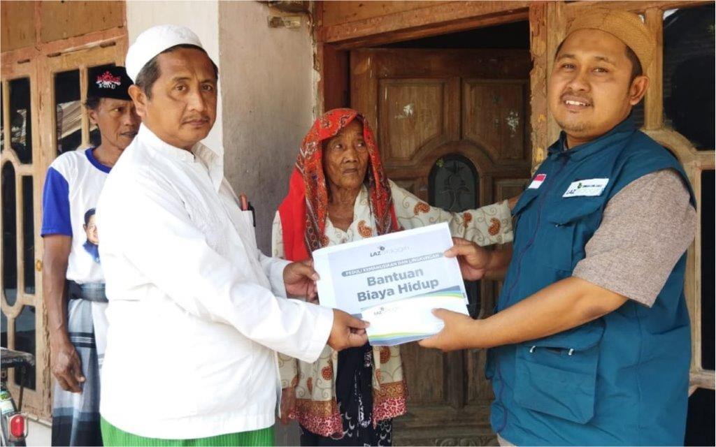 LAZ SIDOGIRI BANTU BIAYA HIDUP WARGA PRASEJAHTERA DI PASURUAN