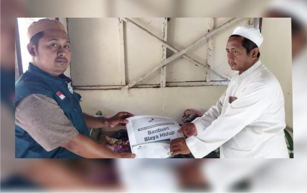 LAZ SIDOGIRI SALURKAN BANTUAN BIAYA HIDUP UNTUK LANSIA DHUAFA DI PASURUAN