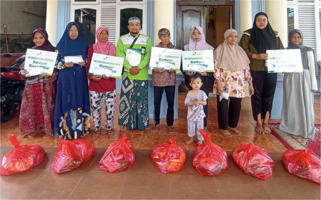 LAZ SIDOGIRI SALURKAN BANTUAN BIAYA HIDUP BAGI LANSIA DHUAFA DI BALIKPAPAN