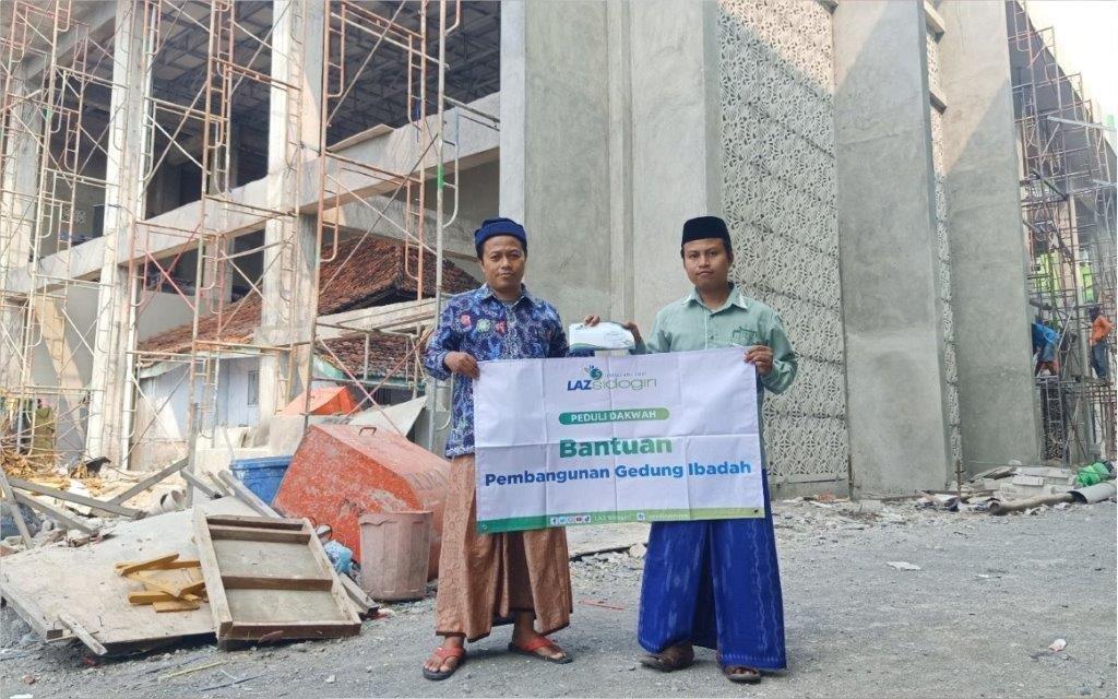 LAZ SIDOGIRI SUPPORT RENOVASI MUSHOLLA PENINGGALAN SYAICHONA CHOLIL BANGKALAN 
