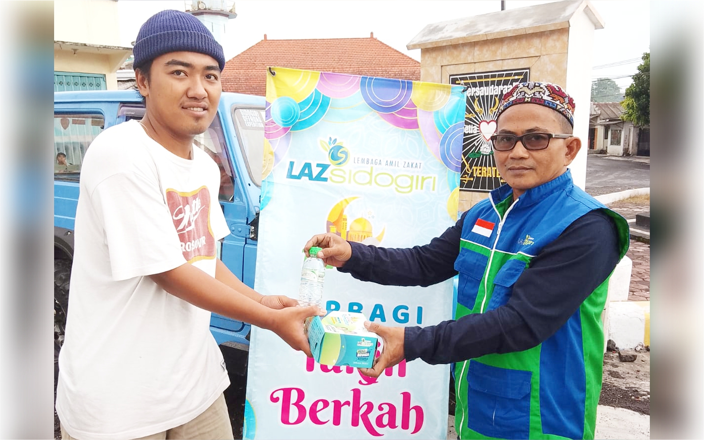 LAZ SIDOGIRI ADAKAN TAKJIL ON THE ROAD DI LUMAJANG