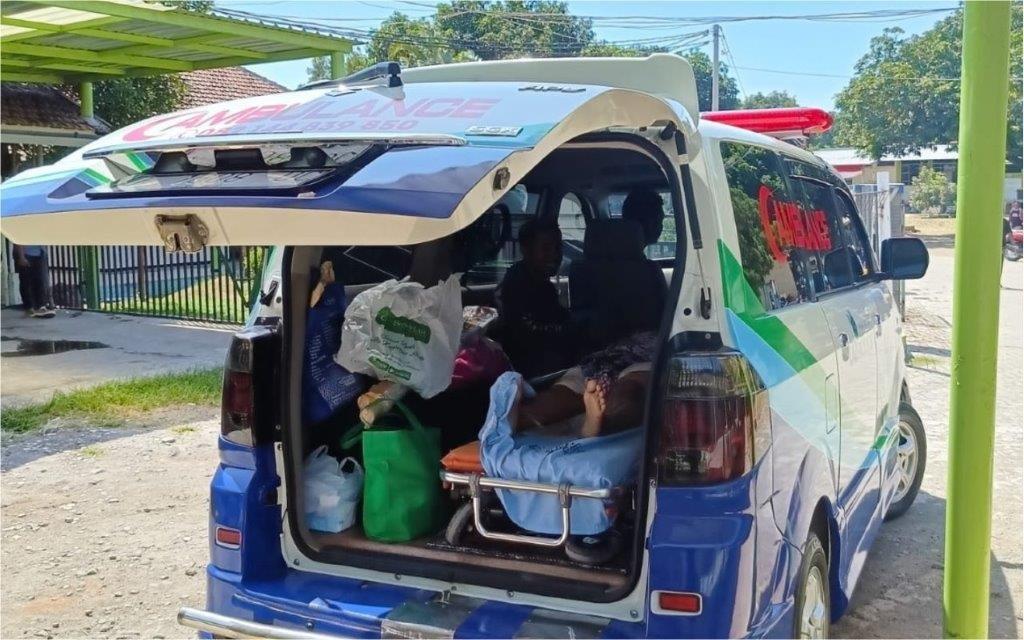 AMBULANCE LAZ SIDOGIRI JEMPUT PASIEN RAWAT INAP DI RS. ELIZABETH SITUBONDO