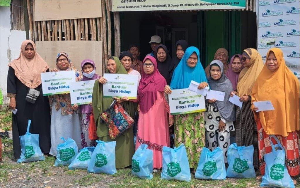 LAZ SIDOGIRI  SALURKAN BAIAYA HIDUP UNTUK LANSIA DHUAFA DI KALTIM