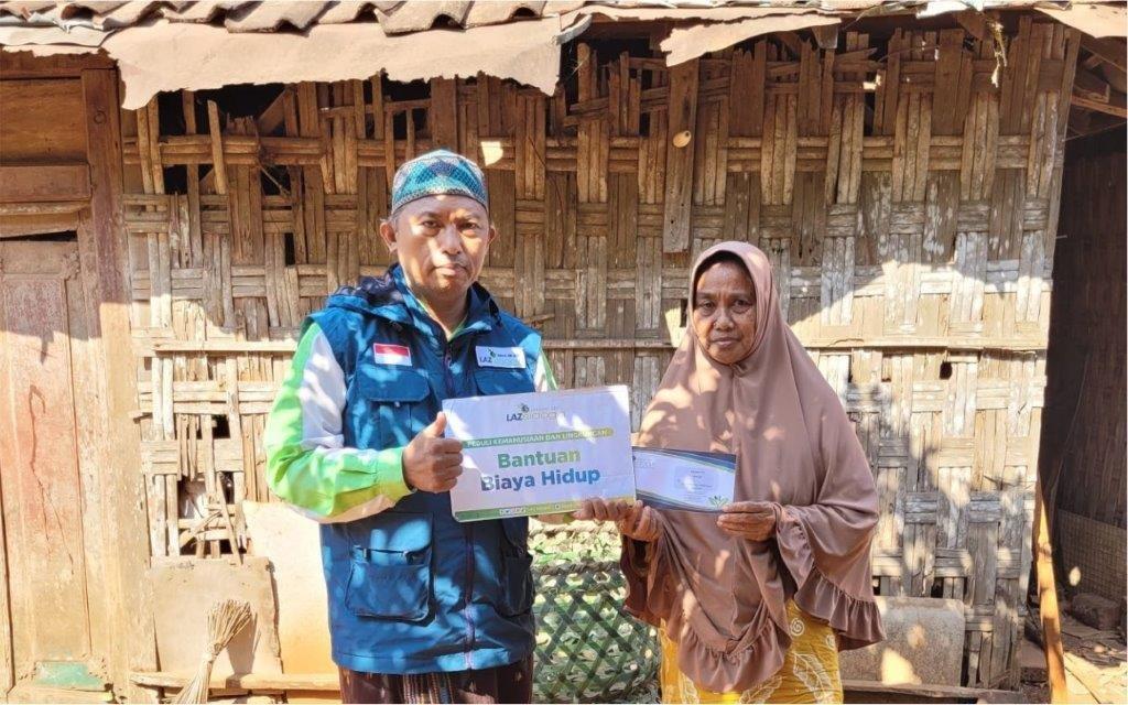 LAZ SIDOGIRI KUCURKAN DANA BANTUAN WARGA PRASEJAHTERA DI BANGKALAN