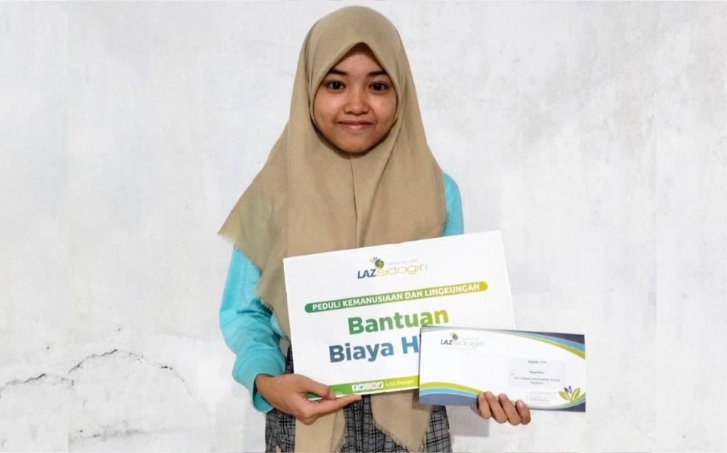 LAZ SIDOGIRI SALURKAN BANTUAN BIAYA HIDUP DHUAFA DI BANGKALAN