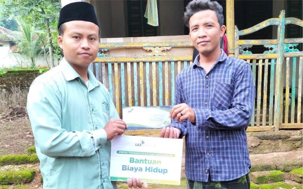 LAZ SIDOGIRI KUCURKAN BANTUAN BIAYA HIDUP UNTUK WARGA PRASEJAHTERA DI BANGKALAN