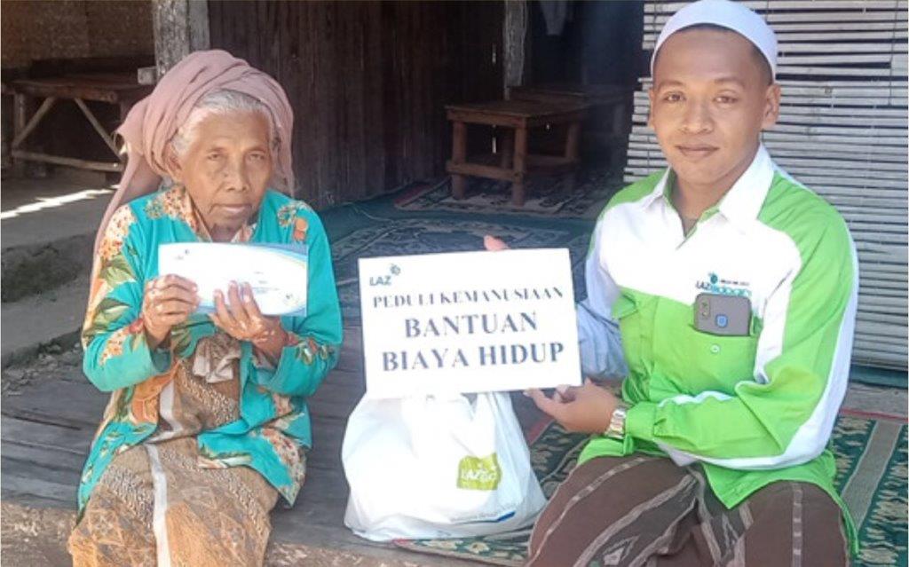 Bantuan Biaya Hidup Diberikan Kepada Lansia Dhuafa Mbah Muslimah