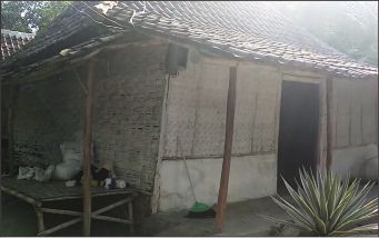 Benah Rumah Guru Ngaji Di Pasuruan