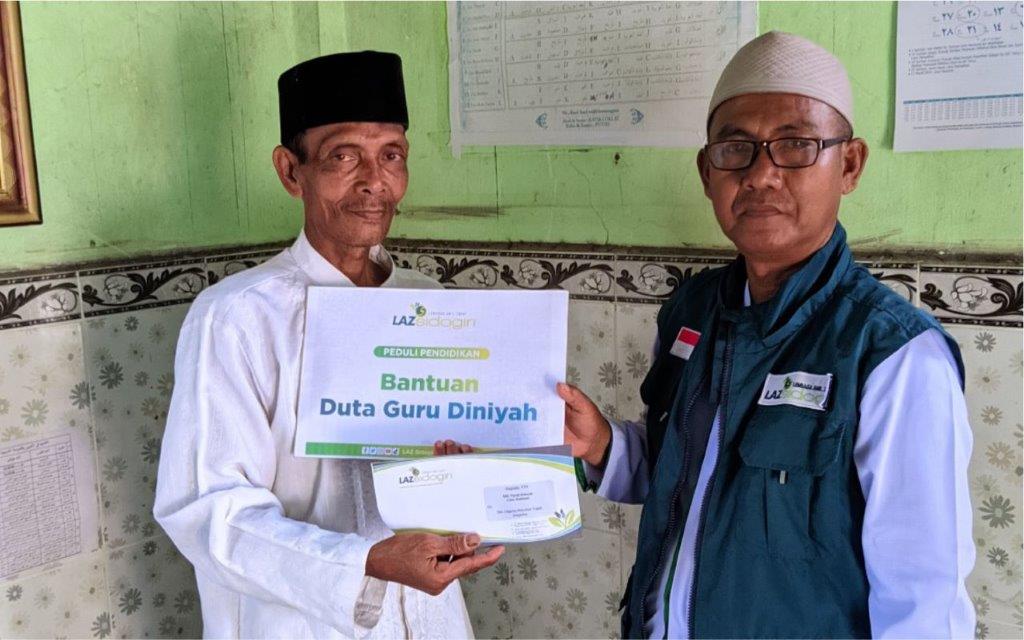 LAZ SIDOGIRI BANTU GURU MADIN DI PELOSOK BANGKALAN