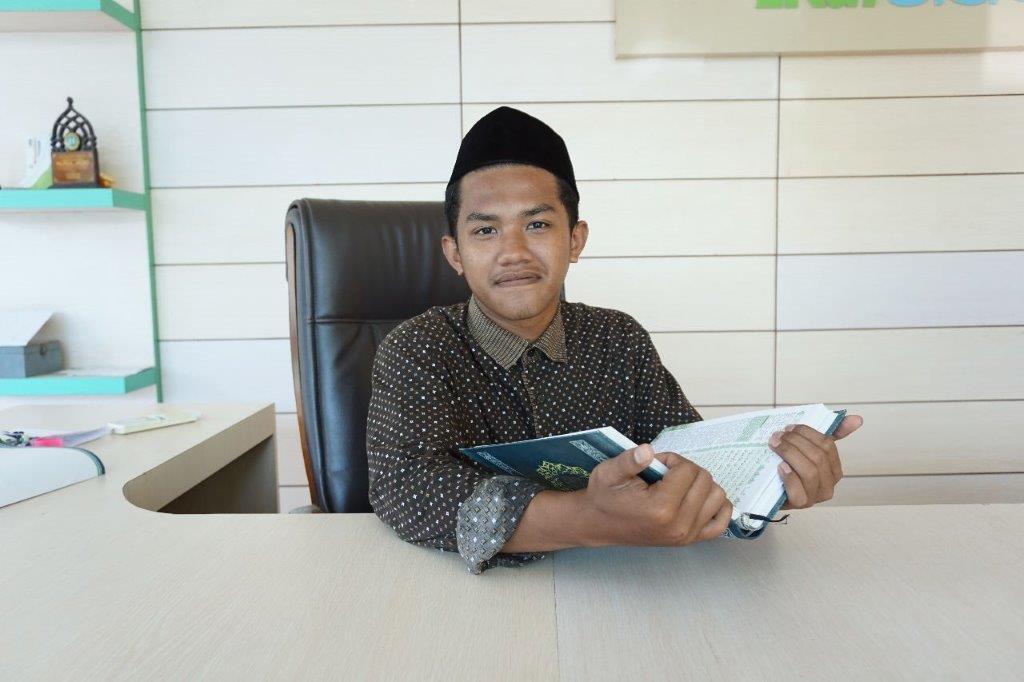 INGIN MELANJUTKAN CITA-CITA ORANG TUA